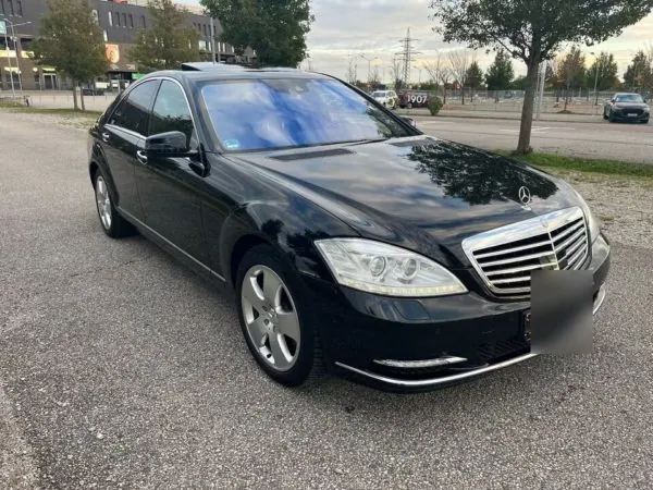 Mercedes 2