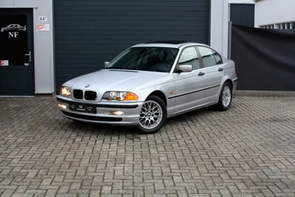 BMW 318i Motorschaden: Warnsignale / Kosten im Überblick