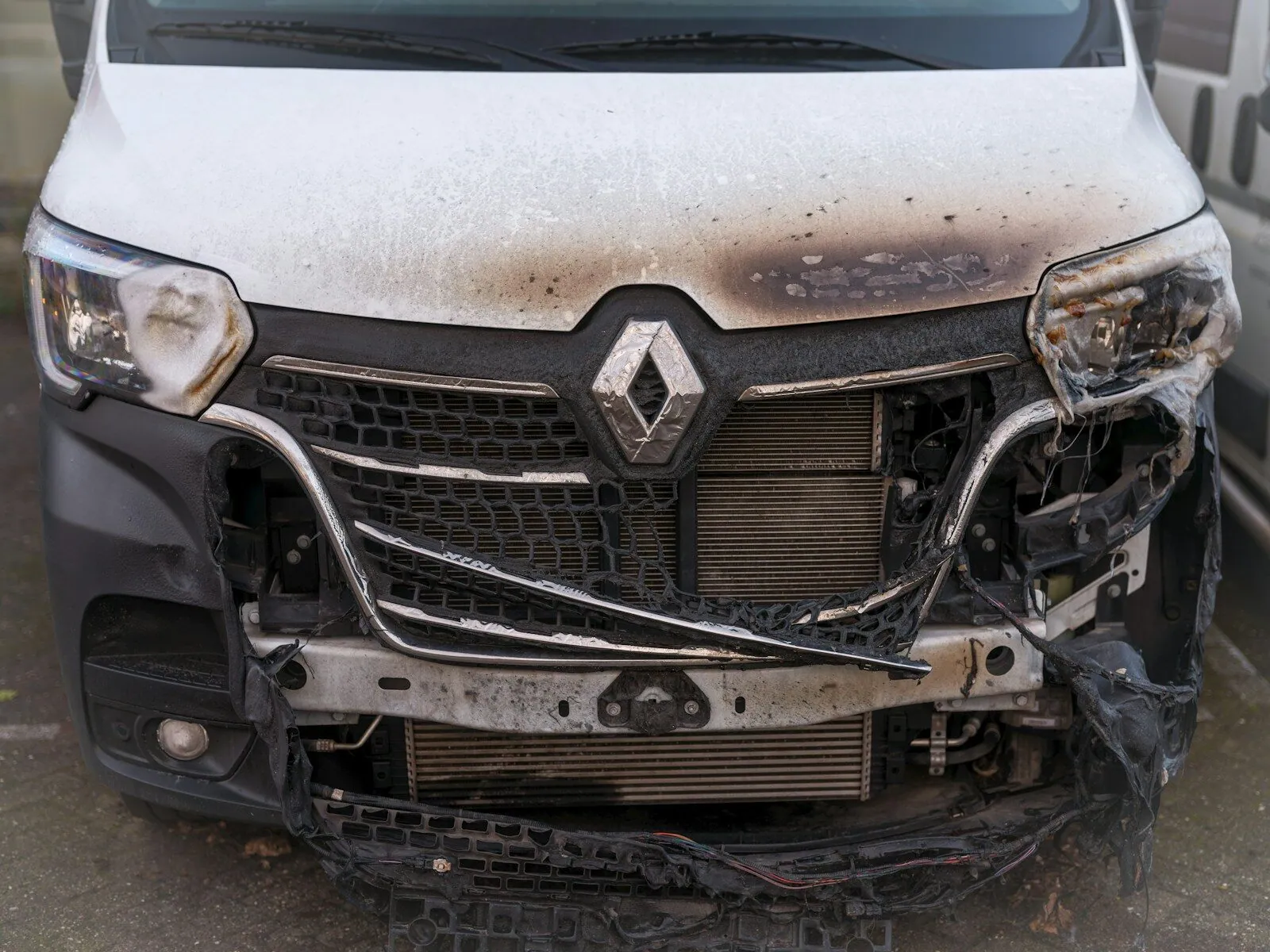 Auto nach Totalschaden reparieren und verkaufen: Was du wirklich verdienst – Kosten & Wahrheit
