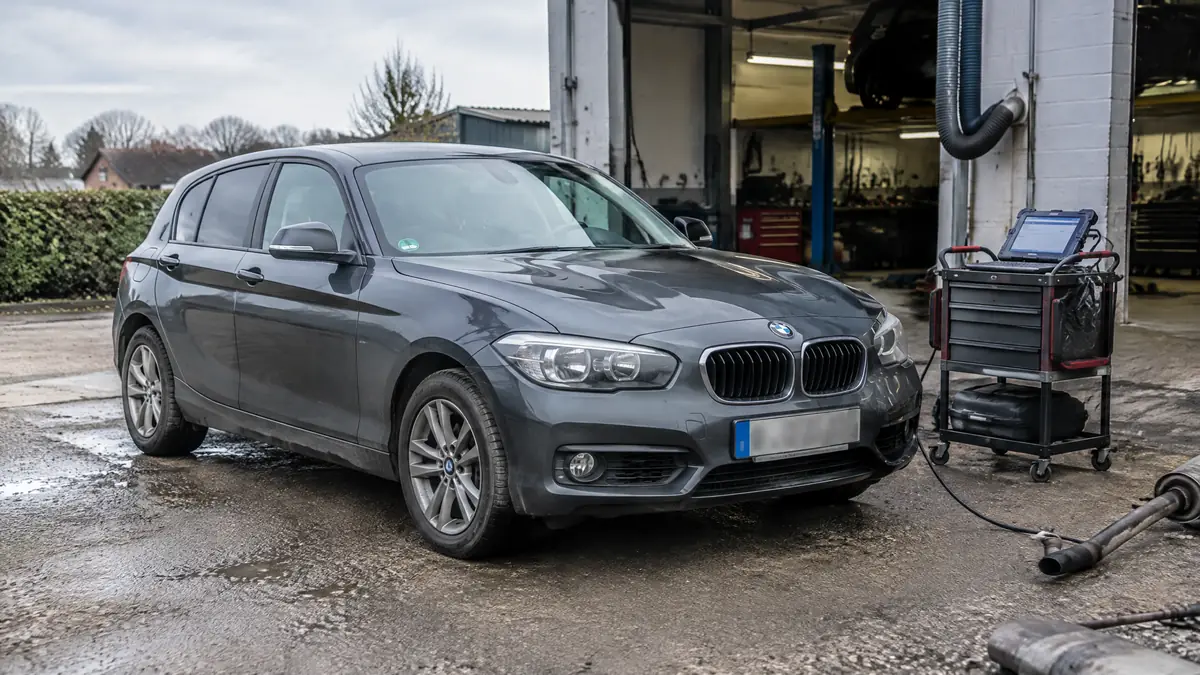 BMW 3-Zylinder-Diesel bei der Motorprüfung