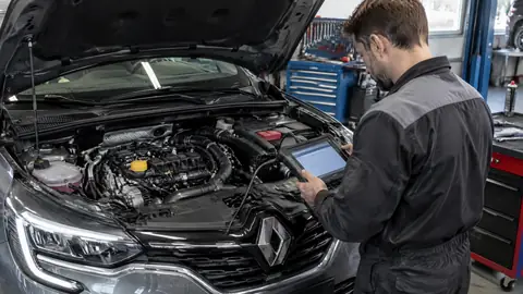 Renault 1.3 TCe 140 Motor in einer Werkstatt bei der Diagnose von Ölverbrauch und Steuerkette
